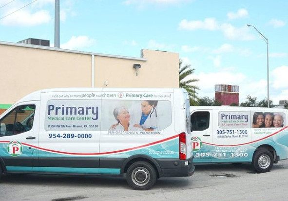 Transporte de pacientes adultos mayores