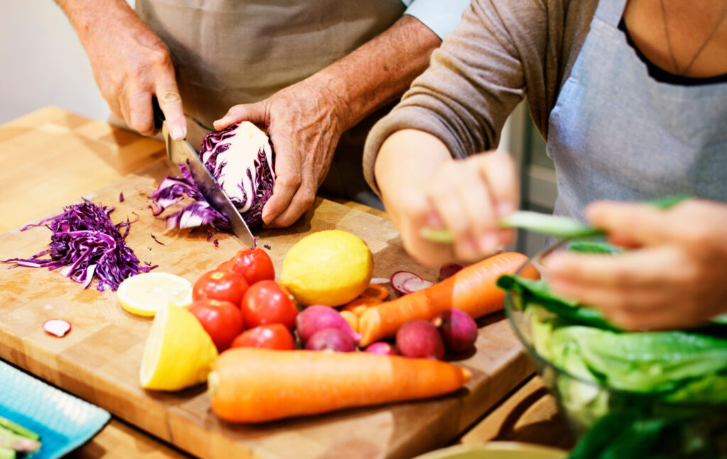Holiday Traditions and Healthy Choices: Helping Seniors Navigate Seasonal Nutrition